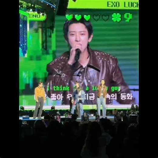 #EXO performing “Lucky” at ‘EXO'verse’ Fan Meeting in Seoul 🇰🇷 Show 1