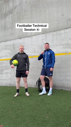 Dusting the cobwebs off 🕸️⚽️ @Aaron Connolly