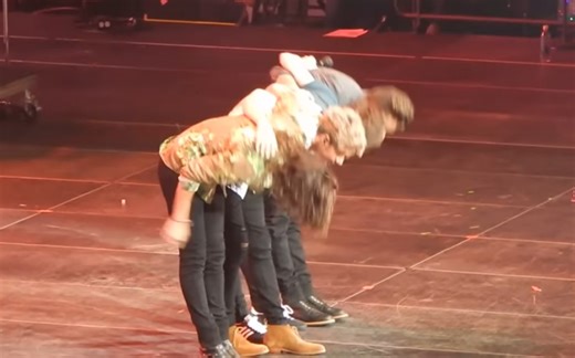 One Direction演唱会 triple ho show 2015