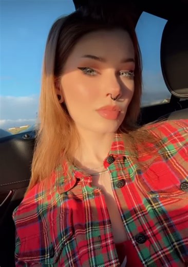 Ivy Rose Gehenna (@ivygehennarose)’s videos with I Wanna Love You - Matevhu