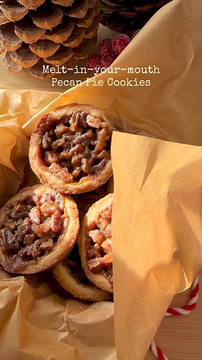 🤎 Tender buttery shortbread crust & sweet, gooey pecan filling are an irresistible combination in these adorable little cookie pies. A perfect addition to your holiday cookie platter or cookie box 🤎 RECIPE 🤎 CRUSTS 1 cup (128g) AP flour, sifted 1/2 tsp baking powder 1/8 tsp fine sea salt 7 tbs (99g) unsalted butter, softened 1/4 cup (30g) powdered sugar, sifted 🤎 Lightly spray a 12-serving muffin pan with nonstick spray. (My cookies released easily, but to make the pan release foolproof, you