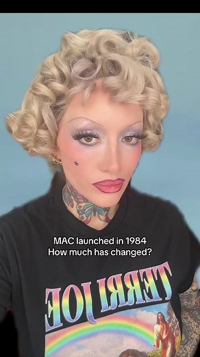 Did formulas change after 1998? Lets find out! 💋 #maccosmetics #esteelauder #lipstick #vintagemakeup #o
