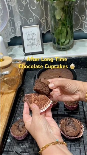 CUPCAKES RECIPE || QUICK AND EASY 😊|| MUFFINS || CUPCAKES #ytshorts