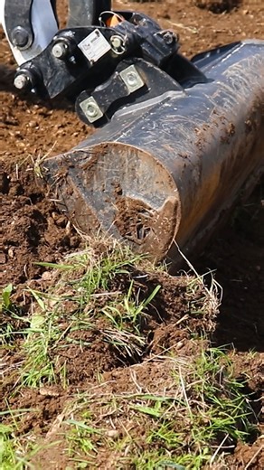 Check out the Rhinox grading bucket excel at scooping up aggregate and levelling the ground! 😎💪🏼 #facebookreel #excavator #excavatorattachments #construction #landscaping | Rhinox Group Ltd