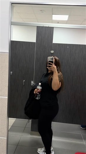 Part of my day as a corporate gym girl 👩🏻‍💻💼💪🏼