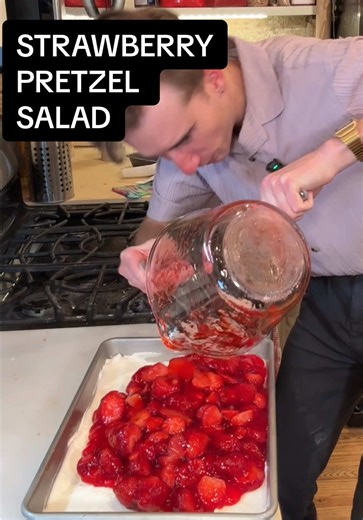 Strawberry Pretzel Salad Recipe