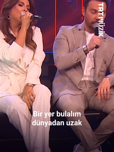 Dünyadan Uzak - Aslı Hünel ve Sinan Akçıl Canlı Performansı