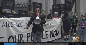 Report on inmate deaths prompts calls to shut down Rikers Island