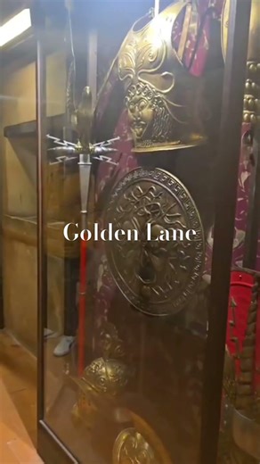 Prague Castle: Golden Lane – Medieval Secrets & Knights Armor | Prag Kalesi Altın Yol