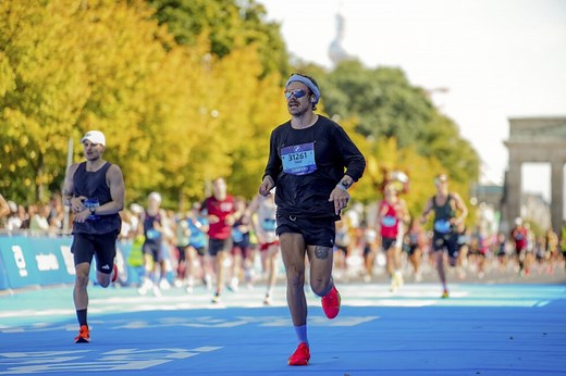 Harry Styles runs Berlin Marathon in under 3 hours