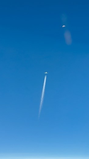 9.5K views · 29 reactions | Traffic 1000 ft above #cockpit #airplane #aviation #viralvideo | PilotCube | Facebook