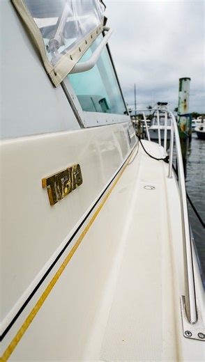 Sofia Jewelewicz | Yacht Broker on Instagram: "Introducing the 1998 Tiara 3100 Open—a timeless classic designed for both luxury and performance. With Tiara’s reputation for exceptional craftsmanship, this boat offers a versatile layout perfect for fishing, cruising, or weekend getaways. Contact @bluetopyachting for more information or to schedule a showing today! #Tiara3100Open #ClassicBoating #LuxuryOnTheWater #BlueTopYachting #BoatForSale"