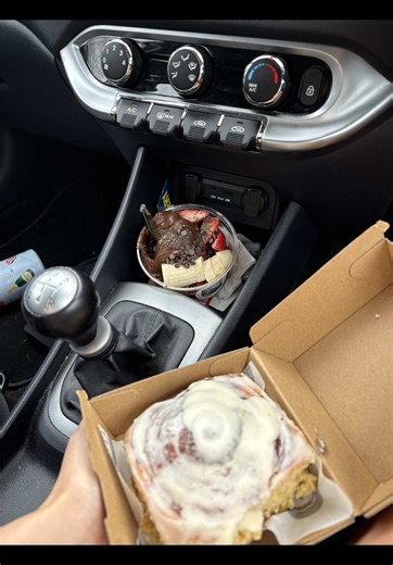 #ad #gifted I’m obsessed with the fake freckle trend and this pen making it so much easier !!