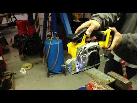 DeWALT 4.0 Ah 20V MAX Metal Cutting Circular Saw DCS373M2 - First Look