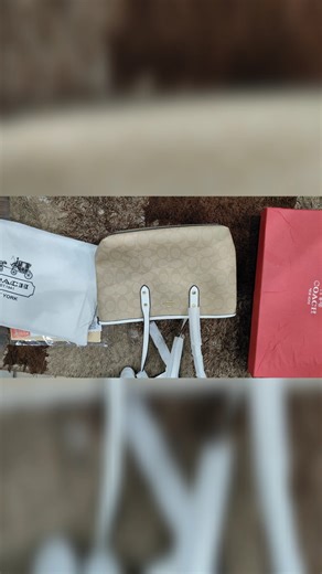 coach purses 👜👜. #coach #girlfashion #purselover #