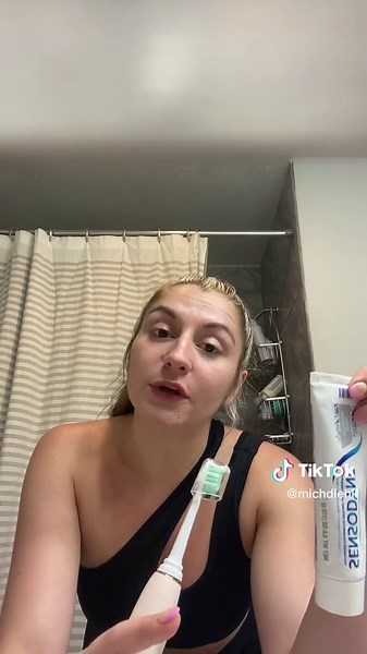 Tips to Reduce Sensitivity When Whitening Your Teeth with Opalescence Go Trays