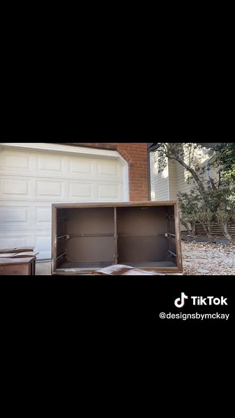 So I have this issue where I cannot start flipping a piece unless I know it can be finished in the same day. If I don't have all the materials, I'm not even going to start flipping it until I have everything. Not enough daylight to complete it? Nope not gonna start. So let's flip this dresser in under 3 hours. #diy #diyproject #furniture #furnitureflip #furnituremakeover #diyhomedecor #upcycling #upcycle #thrifted #paintedfurniture #update #flips #homemade #homeimprovement #interiordesign
