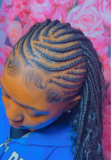 I seem to amaze myself sometimes. S/O to my baby girl for keeping me updated on the latest styles 🤏🏽🥶💪🏾🤞🏾‼️#fulanibraids #quickweavetutorial #quickweavestyles #viralbraids #scbraider #fulani #hairtutorial #stylistsoftiktok #fyp #clockthattea