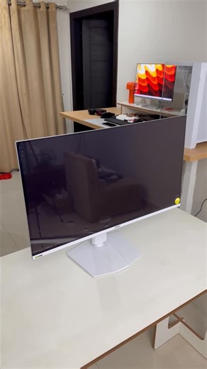 Muhammad Salman | IG Content Designer | Graphic Designer on Instagram: "Unboxing my new monitor🔥 MSI MPG 321URX QD-OLED Enjoy the video!!! #monitor #gamingsetup #desksetup #homeoffice #minimalsetup"