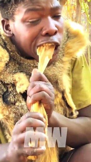 Eating Extremely Hot Food 🔥🍲 | Traditional Lunch in the Wilderness 🌿🌍#africa #wildlife #food #funny