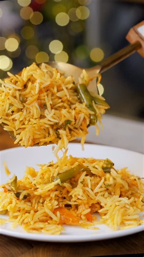 Bharat Wadhwa on Instagram: "Birayni ke flavour wale Instant Pulav Cooker Pulav 2 Cups Rice 2 Cups Water 2 Tbsp Desi Ghee 1/2 tsp Hing 1 Big Onion 2 Tomatoes 1 Tbsp Ginger Garlic Paste 2 tsp Salt 2 Potatoes 1/2 Cup Peas 1/2 Cup Beans (9 - 10) 1 Carrot 1/2 tsp Haldi Powder 1 tsp Red Chilli Powder 1 tsp Coriander Powder 1 tsp Garam Masala 1/2 Cup Curd Fresh Coriander Leaves Mint p WHOLE SPICES 1 tsp Jeera 1 Big Cardamom 1 Tej Patta 4 Cloves 4 Elaichi 1 Star Anise 8 - 10 Black Peppercorns 1 Dal Chi