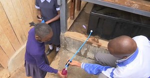 Atmospheric generator brings safe water to drought hit-Kenyans | Africanews