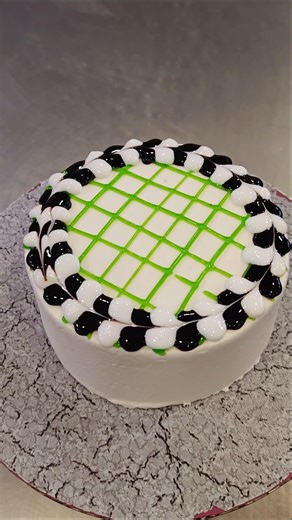 Easy Design #cake #cakedesign #cakedecorating #hinatacakes #birthdaycake