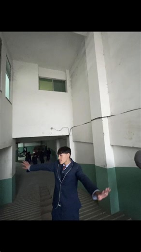 My friend after watch v10 song 😆 #fyp #v10fan #trending #viral @SYANG BOO