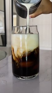 It’s hot outside ☀️ Cool down with a refreshing homemade cold brew with vanilla cold foam on top | Javvy Coffee