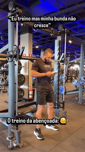 Clysma PERSONAL on Instagram: "Conhece alguém assim? Marca aqui nos comentários, vamos mudar isso em 2026 💪🏻🦖🏋🏻‍♀️ #musculação #memes #gym #bumbumnanuca #treino"