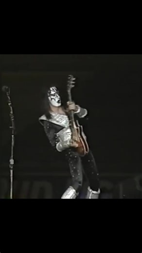 On December 12th, 1976, during a Kiss show in Lakeland, Florida, guitarist Ace Frehley was nearly electrocuted after grabbing a metal railing on a poorly wired stage. The shock sent him to the ground, blacked him out, and left him with no feeling in his hands. But here’s the wild part—after a 10-minute delay, Frehley returned to finish the show! The experience inspired him to write ‘Shock Me,’ featured on Kiss’s Love Gun album, and it became his signature song at concerts. Talk about turning a n