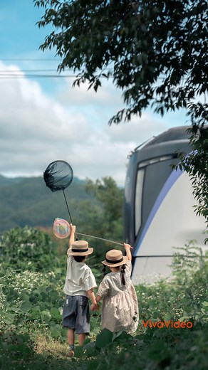 パパカメラマン"MASAYA" | 思い出のワンシーンを切り取って、可愛い待ち受けを作る方法📱✨ * "VivaVideo"というアプリで簡単に作れるので、是非この夏の思い出で作ってみてください😊 ※写真だけじゃなくて動画からも作れます✨ (動画の好きな部分をスクショするだけ) *... | Instagram