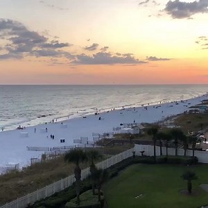 1.2K reactions · 94 shares | A good sunset timelapse gets us every time.  bit.ly/2HoAYX5 | Visit Destin-Fort Walton Beach | Facebook
