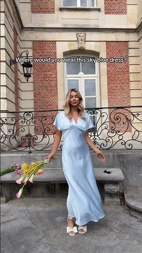 The perfect sky blue dress | Elegant spring and summer occasion outfit