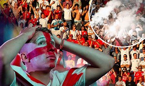 Russian hooligans take part in BRUTAL street fight