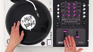 2.9K views · 156 reactions | Wanna learn how to scratch vocal samples? Here is an extended preview of 1 of my 3 individual masterclasses on scratching vocal cuts. Want more? Get 2 full length scratch tutorial videos for FREE: → https://schoolofscratch.com/get-started - Emma Short-E | School of Scratch | Facebook