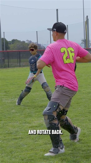 How to rotate your back leg👊 #baseball #softball #catchingmadesimple