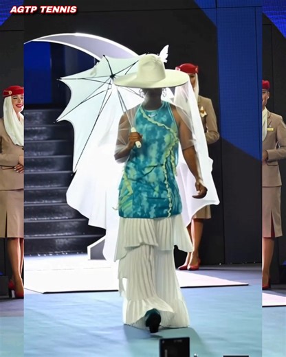 Naomi Osaka makes quite an entrance to start her AO campaign ☂️ #naomiosaka #AusOpen | AGTP Tennis