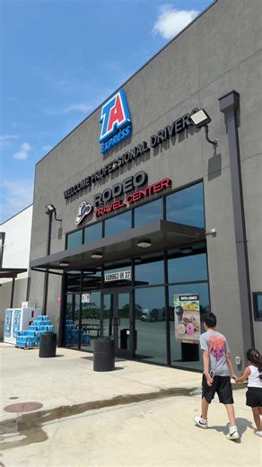 Another quick stop at @TravelCenters of America — this location was awesome! So many cool things to check out, and the food options were definitely a highlight! #familytime #truckerswife #trending