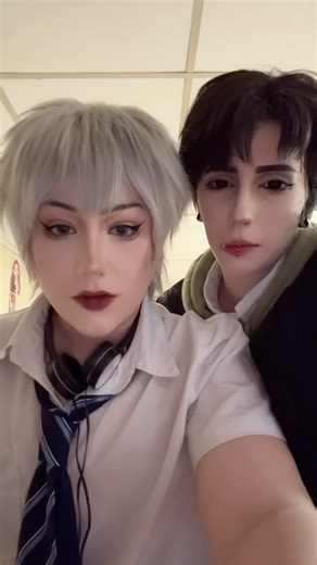 Ivan loves Till’s personal space #ivantill #alienstage #alnst #tillalienstage #ivanalienstage