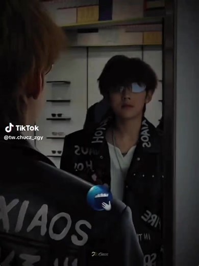 Videos de 약한 영웅