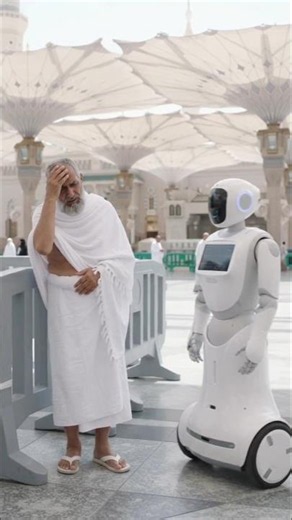Ai Robot Medical Assist At Masjid an -Nabawi 100 Futuristic Pod for Pilgrims #madinah #viralvideo