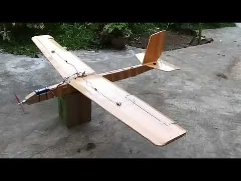 Dihedral wing RC plane built from foamboard