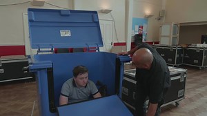 Billionaire Boy, David Walliams’ story about the richest boy in the country! Joe Spud gets £100,000 a week in pocket money. Joe Spud has his own sports car. Joe Spud has two crocodiles as pets. And he’s also twelve years old! From the award-winning team behind Gangsta Granny and Awful Auntie. | Official London Theatre | Facebook