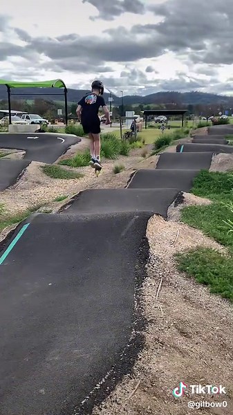 #sharkspine #double #viral #fyp #scootering @XavierOn2Wheels @the Pig's @Kody.89 @Bikelife743