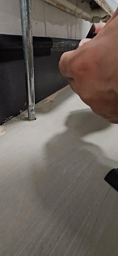 How to fit gradus black pvc caping for vinyl flooring