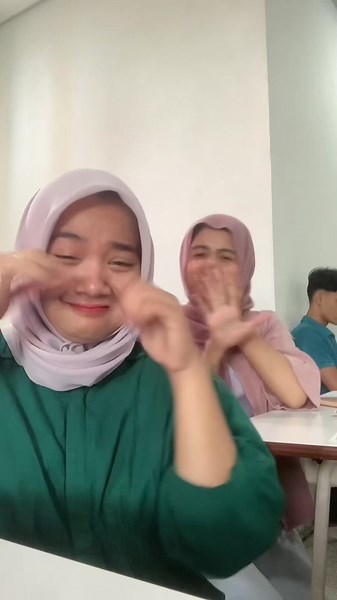 hts ma sadar diri aja ga si @dhey
