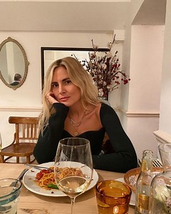 What is the best color to wear to a restaurant? [2025] | QAQooking.wiki