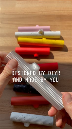 DIYR on Instagram: "A new version of our light stick is here! Now featuring an updated shell design, inner frame, and battery indicator lights. Get the instructions for LGT-STK-R2 — as always, for free — on www.diyr.dev/instructions 💡"