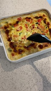 Lækker og nem omgang kylling i fad med grønt 🙂 opskrift https://madmusen.dk/2022/10/02/kylling-og-groent-i-fad/ | Madmusen